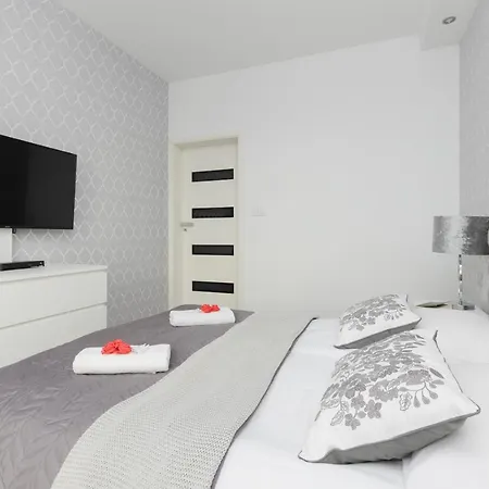 Silver By Renters Prestige * Warszawa