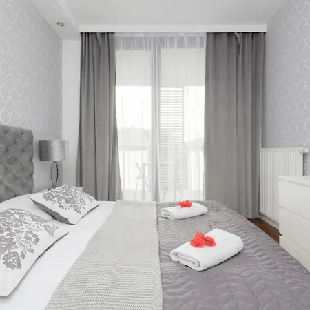 Silver By Renters Prestige *